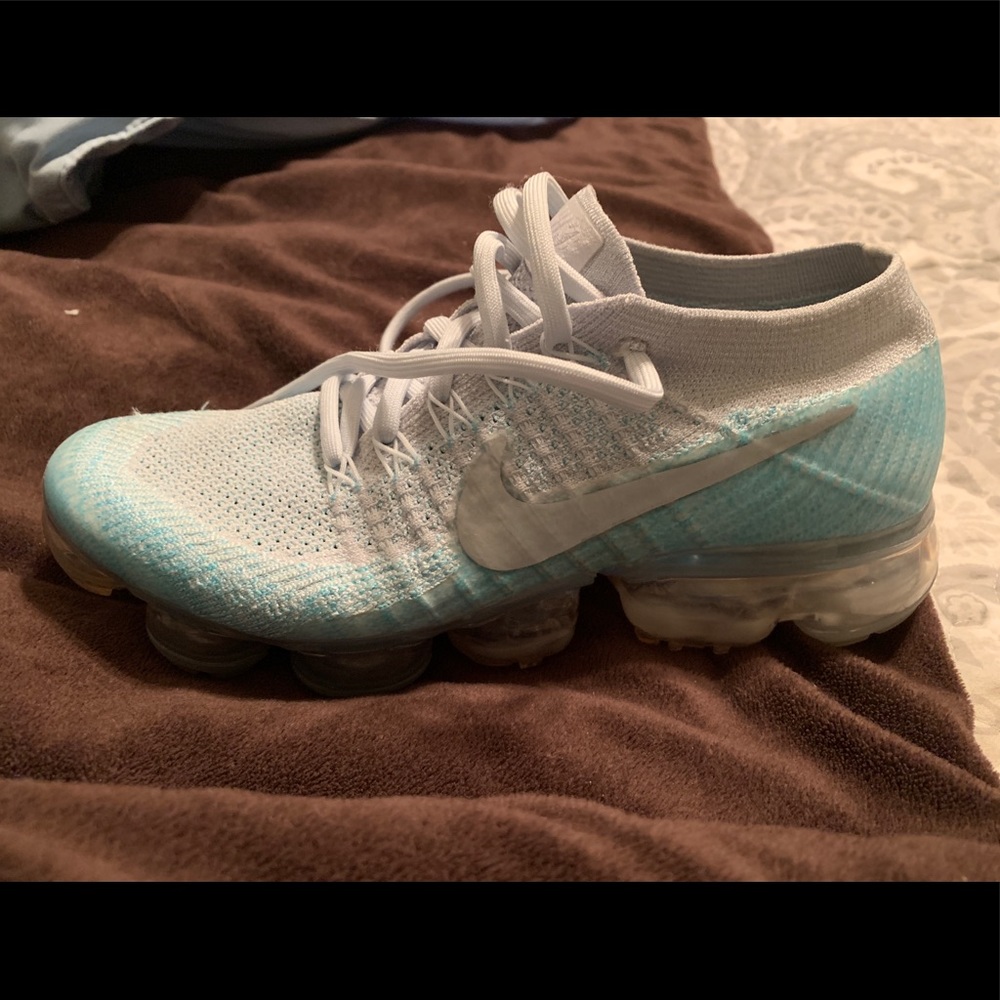 Nike Air Vapormax flyknit running shoes 8 1/2